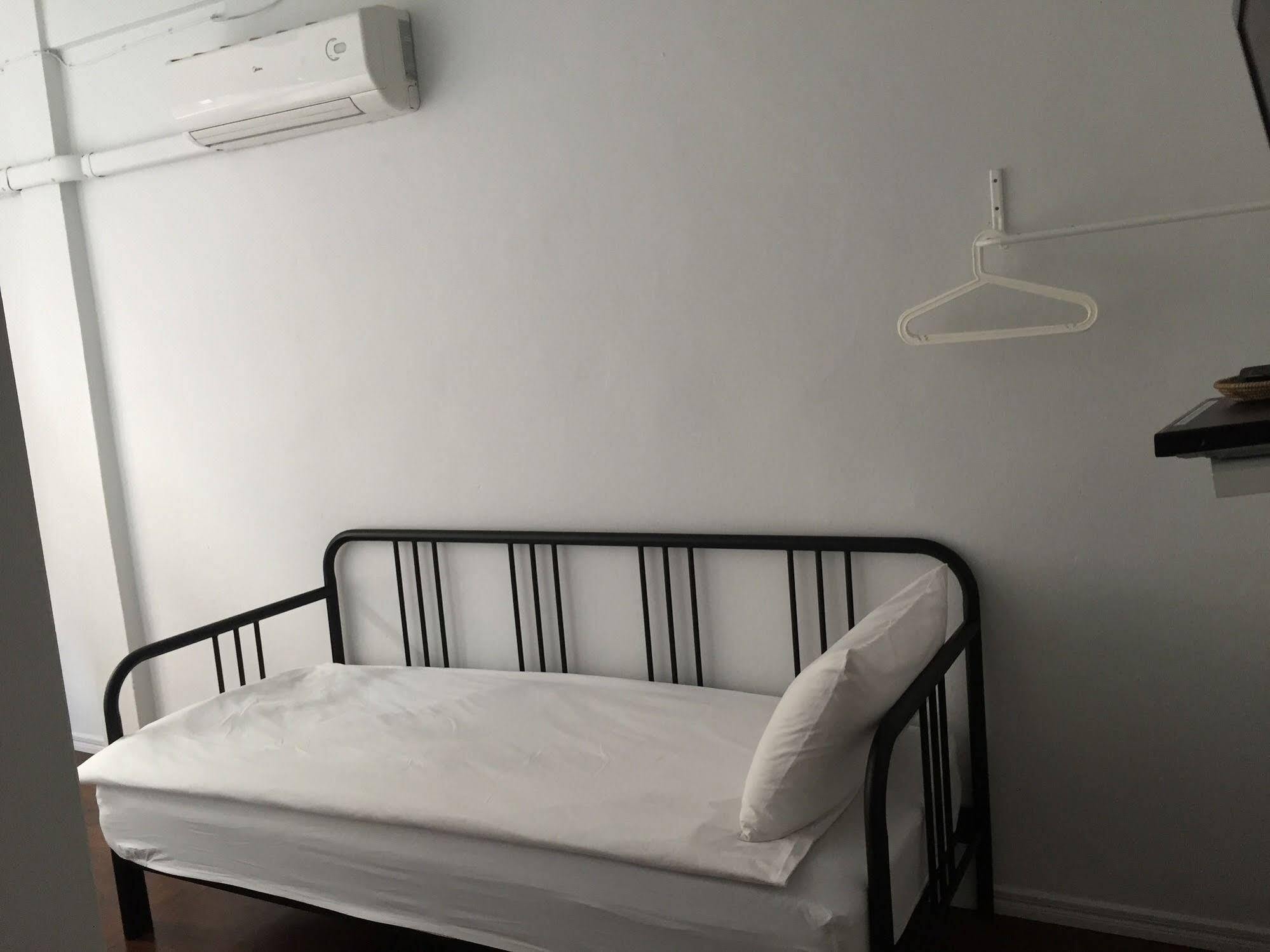 Cooper Hostel Bangkok Buitenkant foto